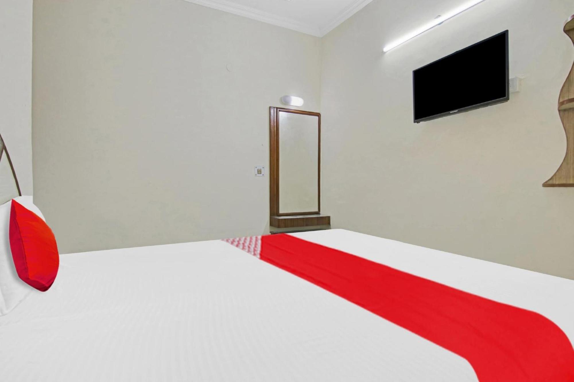 Hotel O Rak International New Delhi Extérieur photo